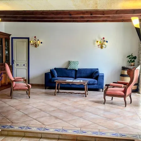 La Du Vignoble L'homme Cheval B&B 3*