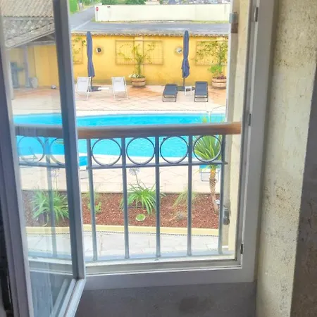 לינה וארוחת בוקר La Du Vignoble L'homme Cheval 3*