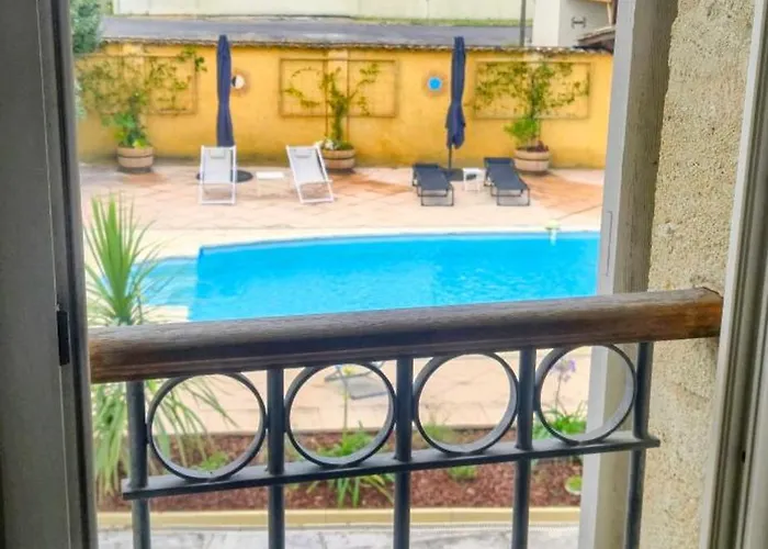 La Du Vignoble L'homme Cheval ベッド・アンド・ブレックファスト Anglade